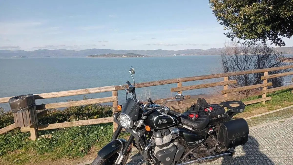 Royal Enfield Super Meteor 650 (2023 - 26)  (14)