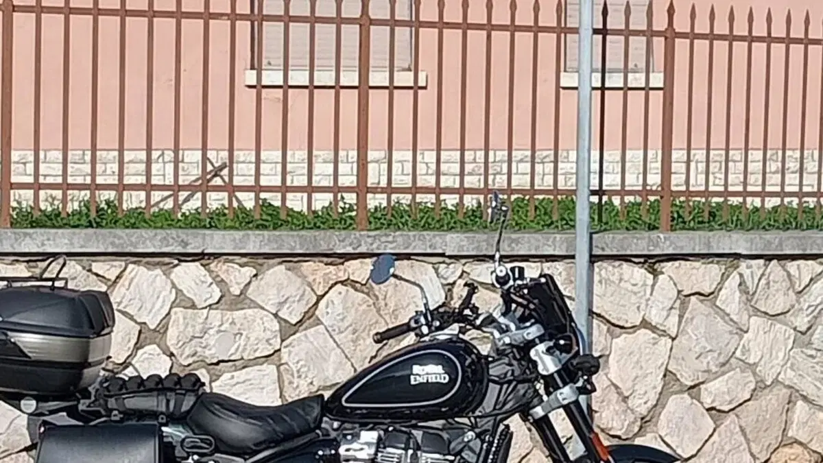 Royal Enfield Super Meteor 650 (2023 - 26)  (16)