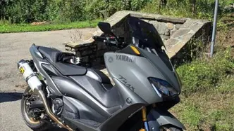 Yamaha T-Max 560 Tech Max (2022 - 24) usata