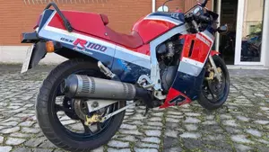 Suzuki   (8)