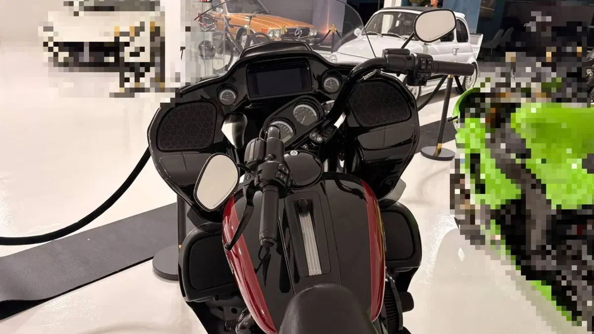 Harley-Davidson 114 Road Glide Limited (2020) - FLTRK  (7)