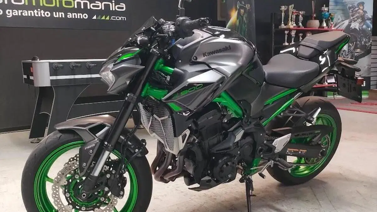 Kawasaki Z 900 (2021 - 24)  (2)