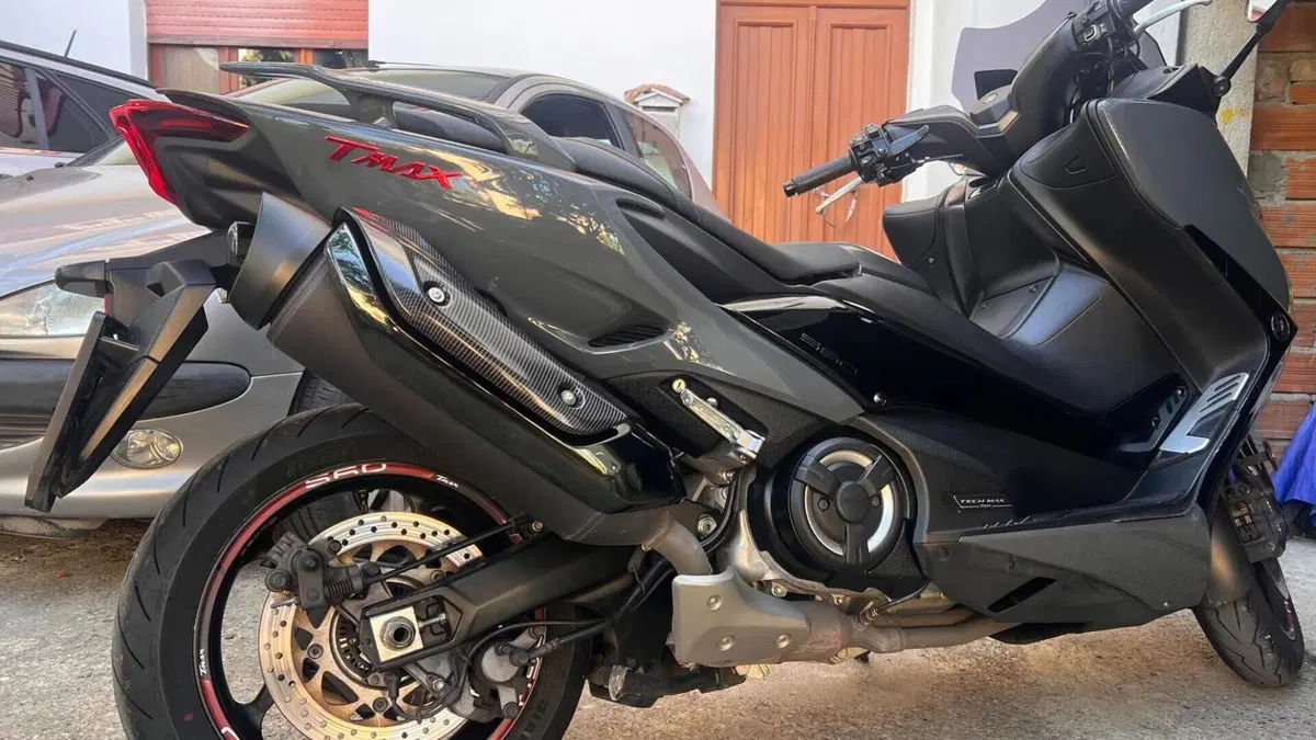 Yamaha T-Max 560 Tech Max (2021)  (3)