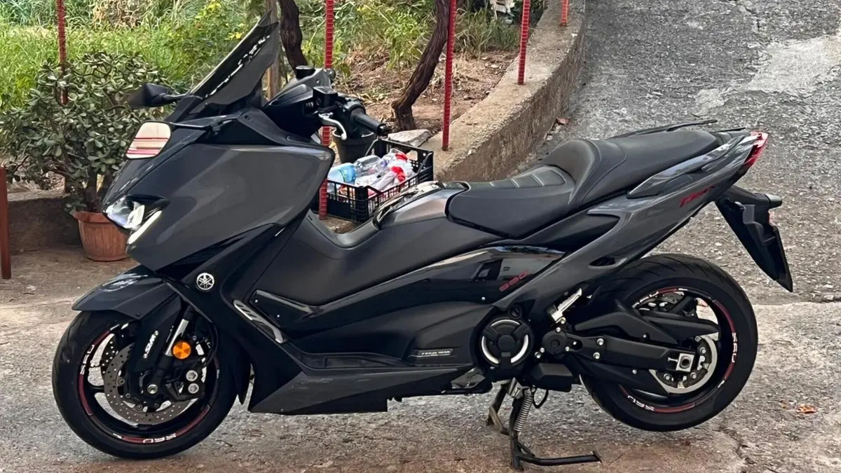 Yamaha T-Max 560 Tech Max (2021)  (6)
