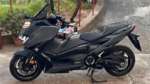 Yamaha T-Max 560 Tech Max (2021)  (6)