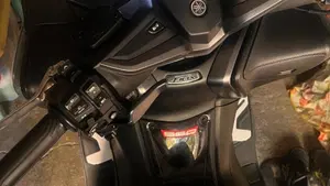 Yamaha T-Max 560 Tech Max (2021)  (8)