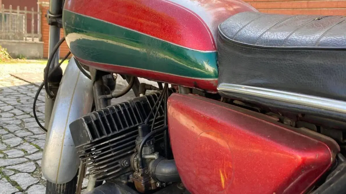 Kawasaki   (9)
