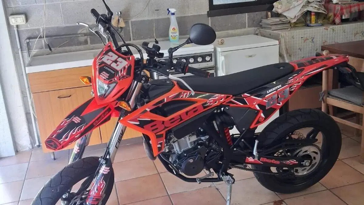 Betamotor RR 125 4T Motard T (2023 - 24)  (2)