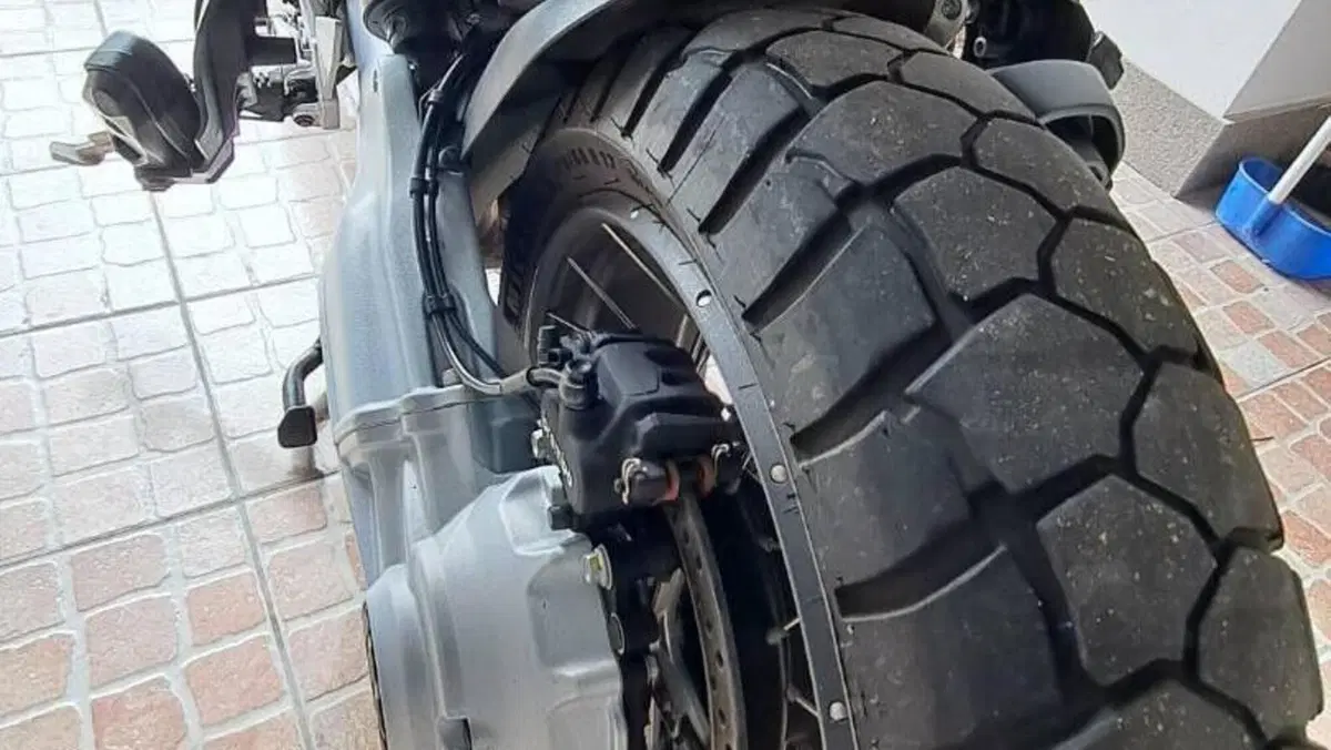 Moto Guzzi Stelvio (2024 - 26)  (3)