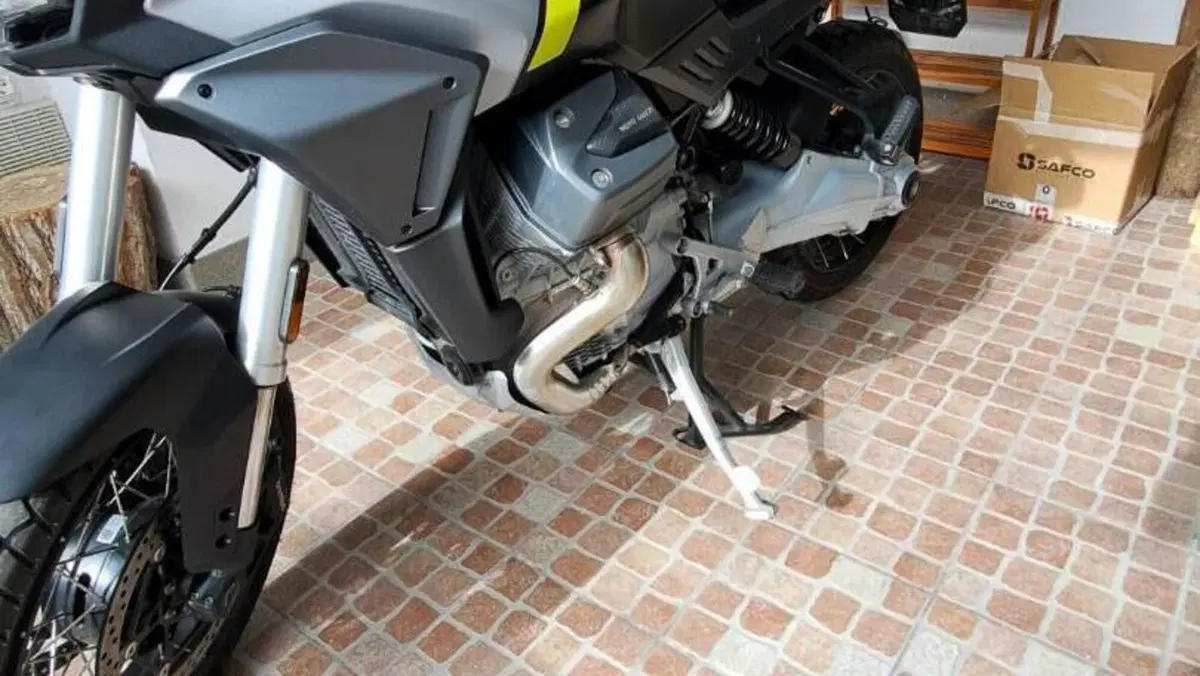 Moto Guzzi Stelvio (2024 - 26)  (5)