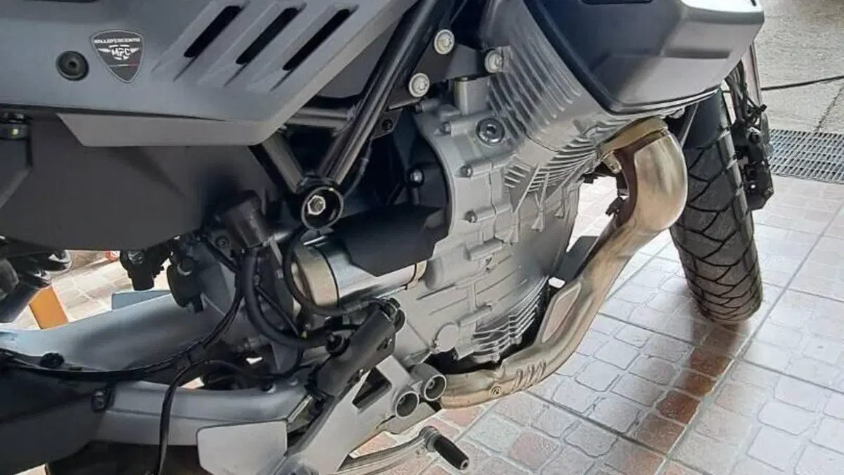 Moto Guzzi Stelvio (2024 - 26)  (8)