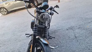 Harley-Davidson 883 Iron (2017 - 20) - XL 883N  (4)