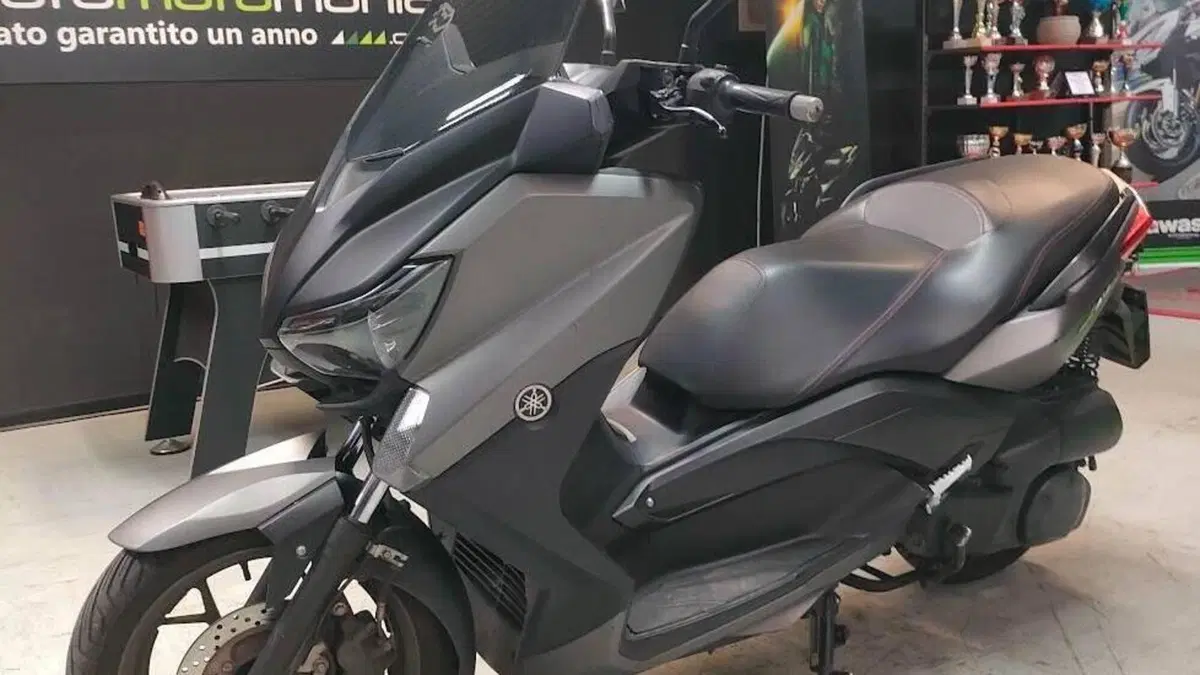 Yamaha X-Max 250 ABS (2014 - 16)  (2)
