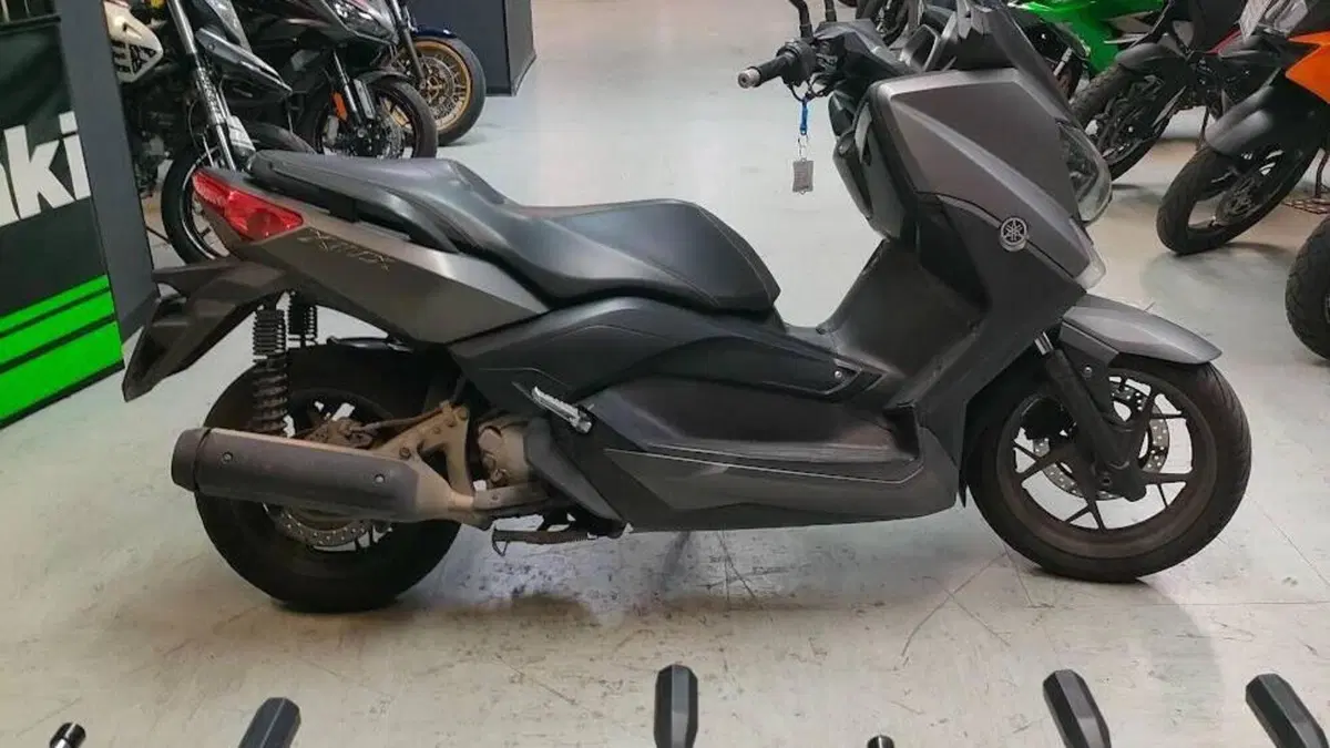 Yamaha X-Max 250 ABS (2014 - 16)  (6)