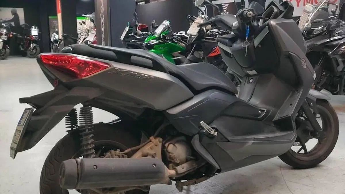 Yamaha X-Max 250 ABS (2014 - 16)  (7)