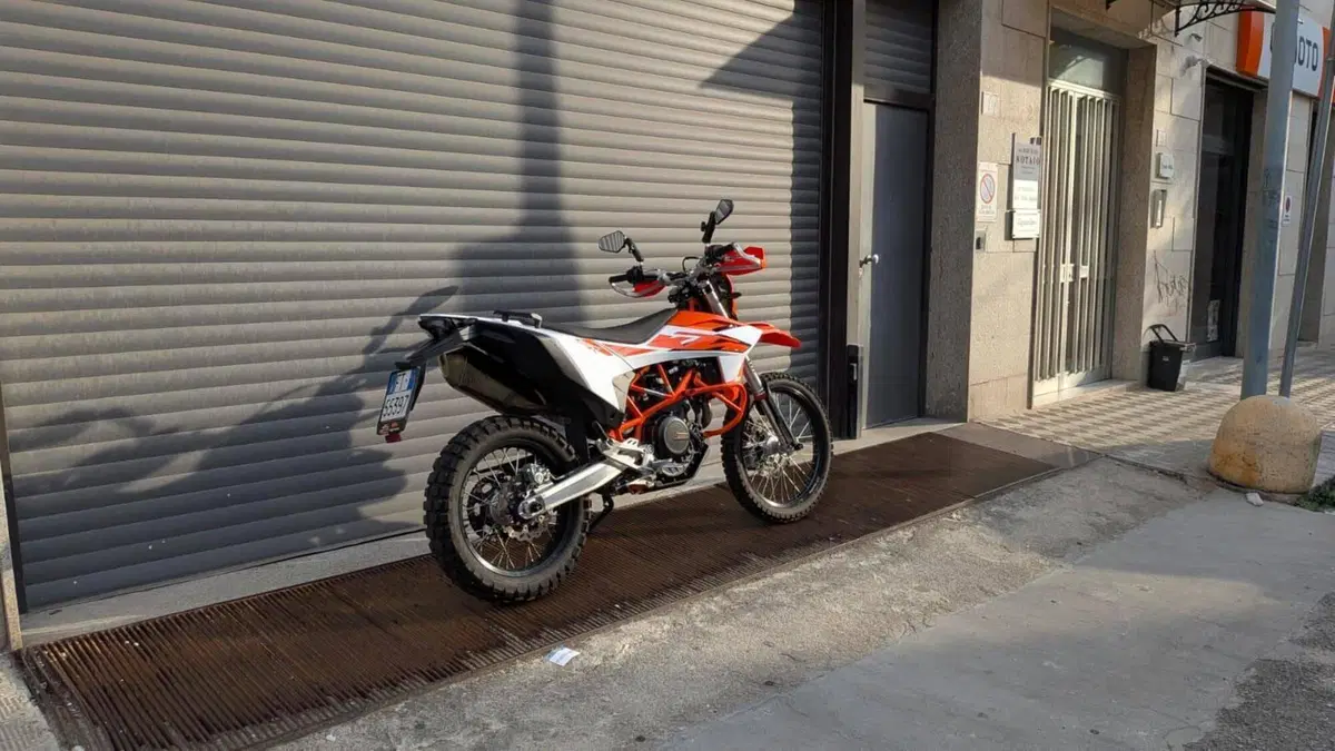 KTM 690 Enduro R (2026 - 27)  (3)
