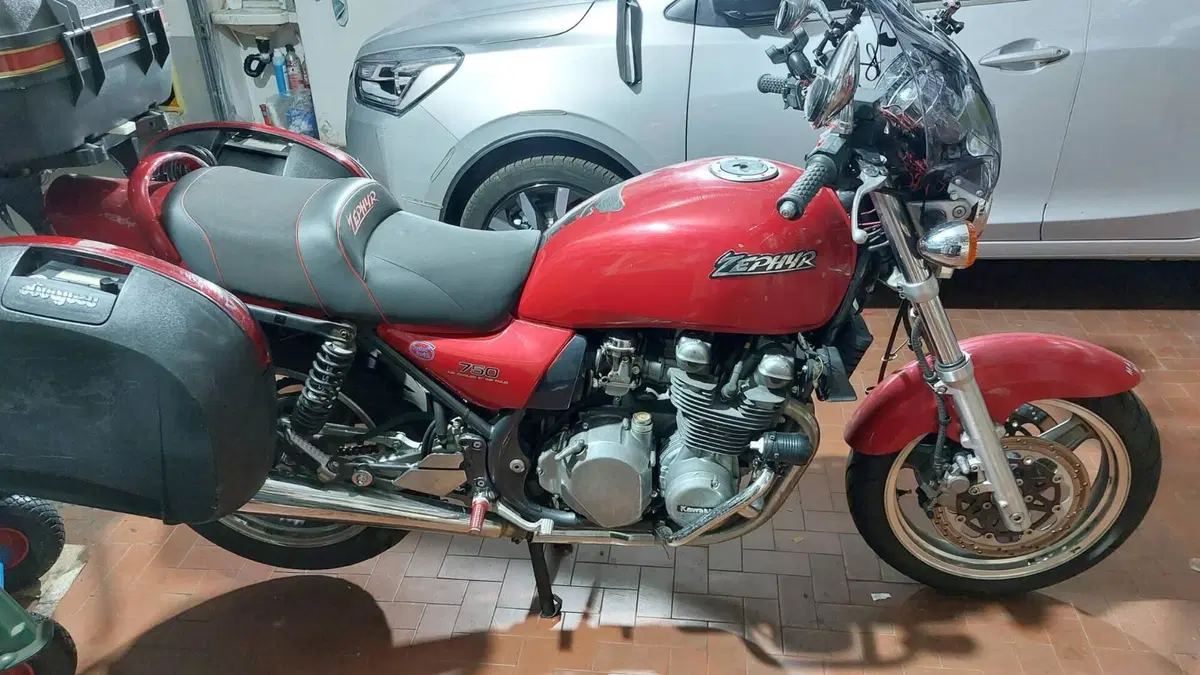Kawasaki   (6)