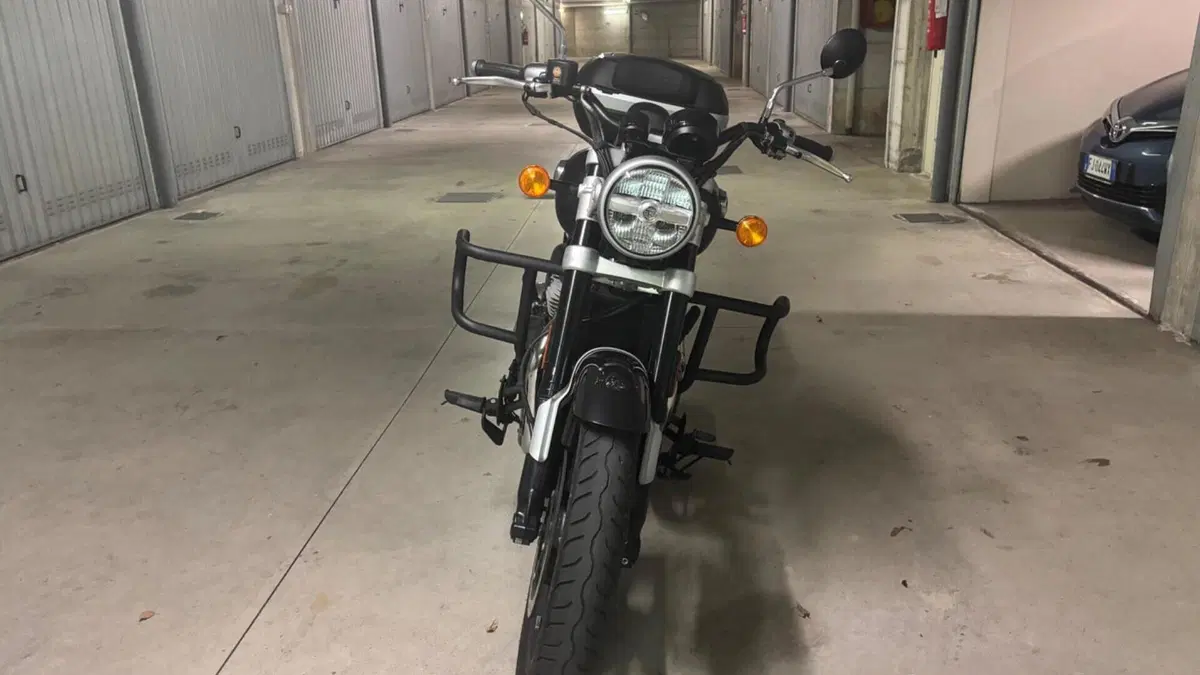 Royal Enfield Super Meteor 650 (2023 - 26)  (2)