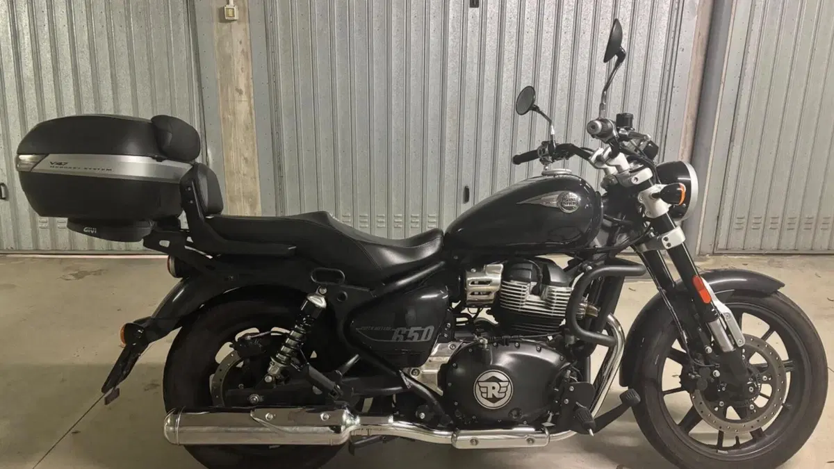 Royal Enfield Super Meteor 650 (2023 - 26)  (3)