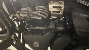 Royal Enfield Super Meteor 650 (2023 - 26)  (6)
