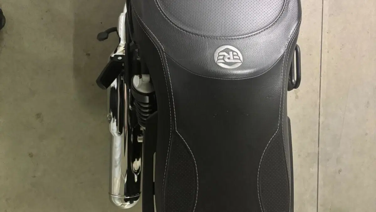 Royal Enfield Super Meteor 650 (2023 - 26)  (8)