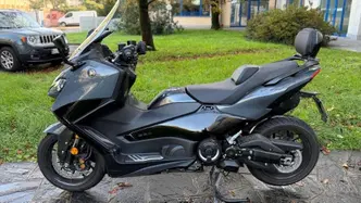 Yamaha T-Max 560 Tech Max (2022 - 24) usata