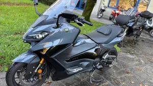 Yamaha T-Max 560 Tech Max (2022 - 24)  (2)