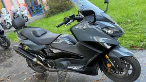 Yamaha T-Max 560 Tech Max (2022 - 24)  (4)
