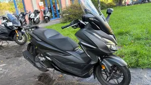 Honda Forza 125 (2022)  (2)