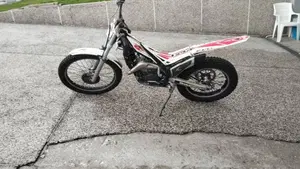 Betamotor Evo 125 2t (2010 - 11)  (3)