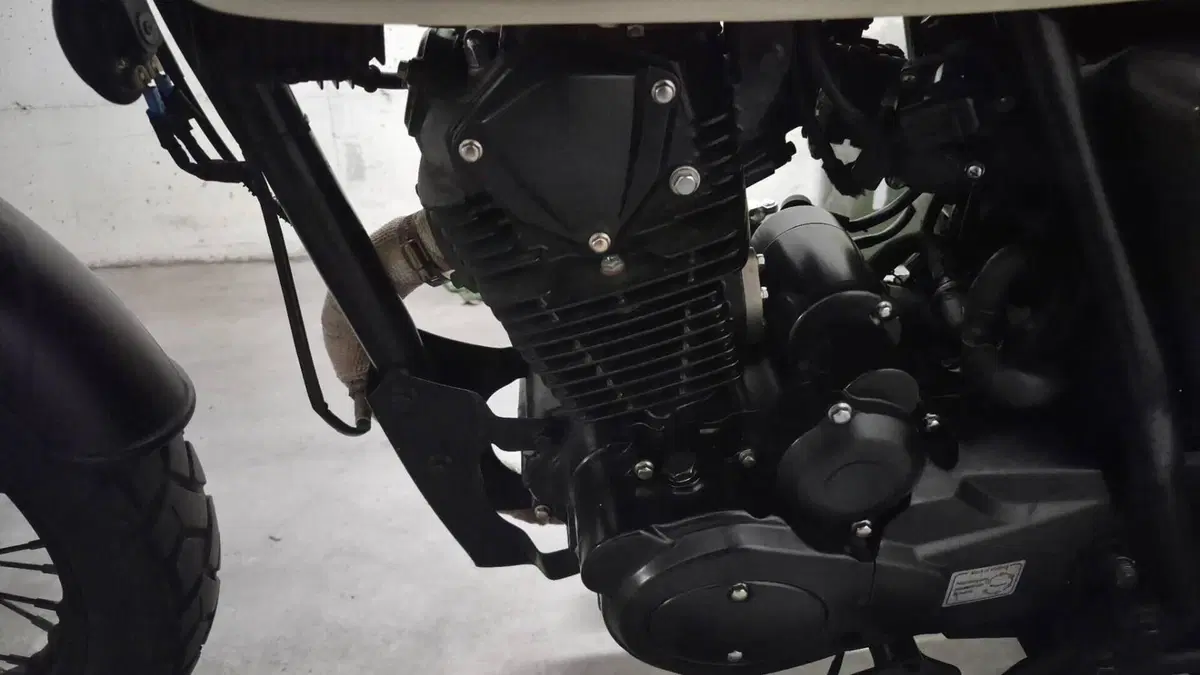 Brixton Motorcycles BX 125 Cafè Racer (2017 - 19)  (9)