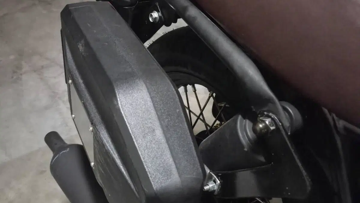 Brixton Motorcycles BX 125 Cafè Racer (2017 - 19)  (11)