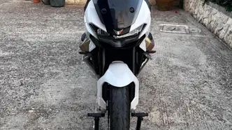 Moto Guzzi V100 Mandello (2022 - 24) usata