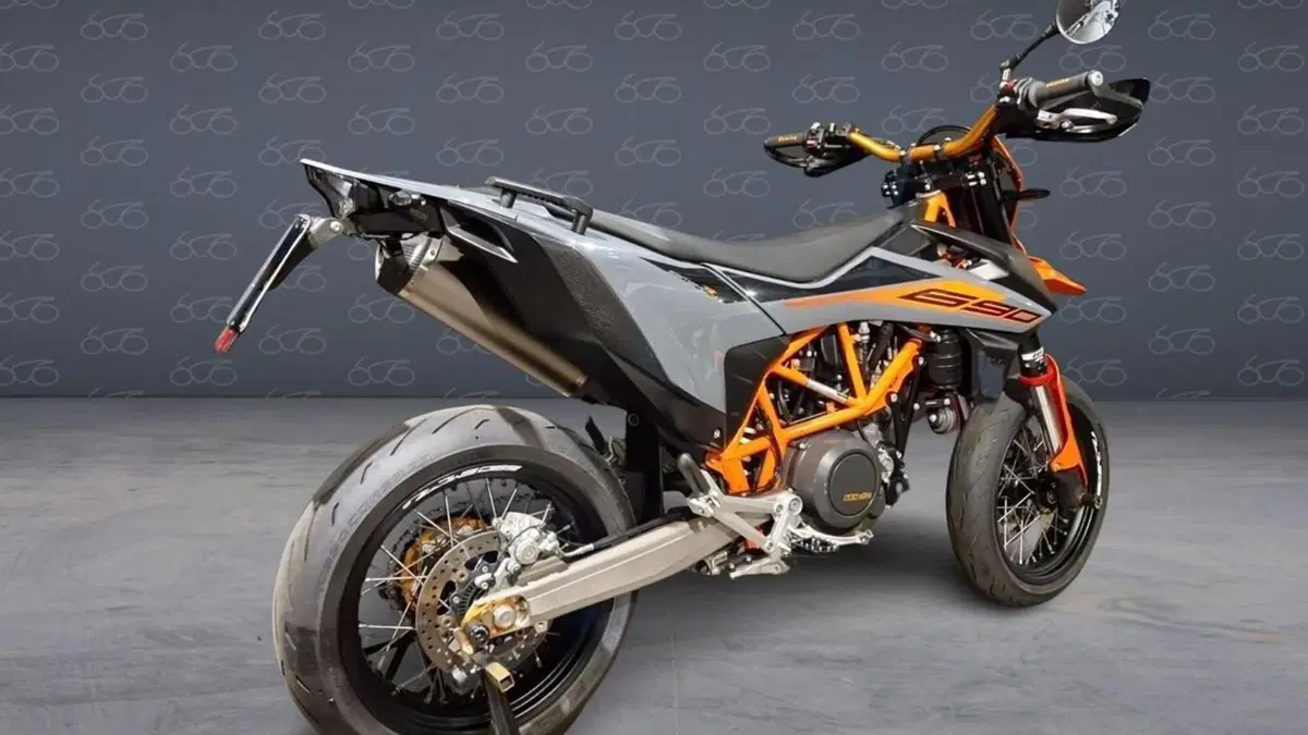 KTM 690 SMC R (2021 - 22)  (4)