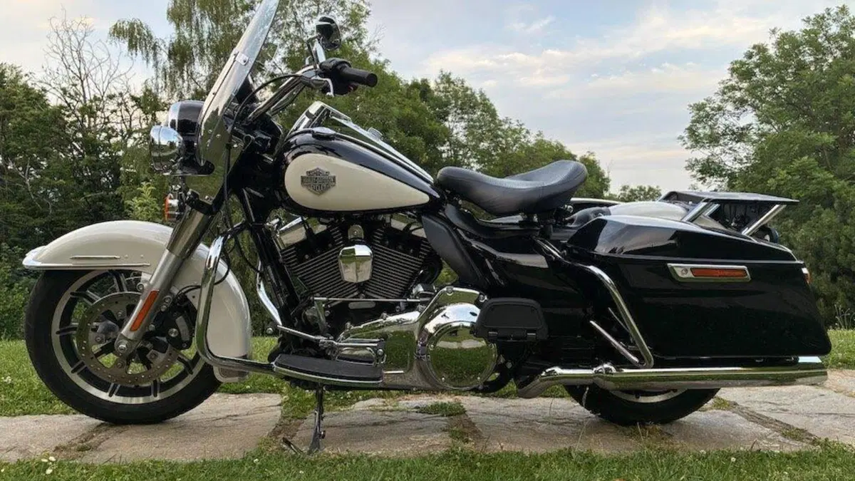 Harley-Davidson 1690 Road King (2013 - 16) - FLHR  (2)