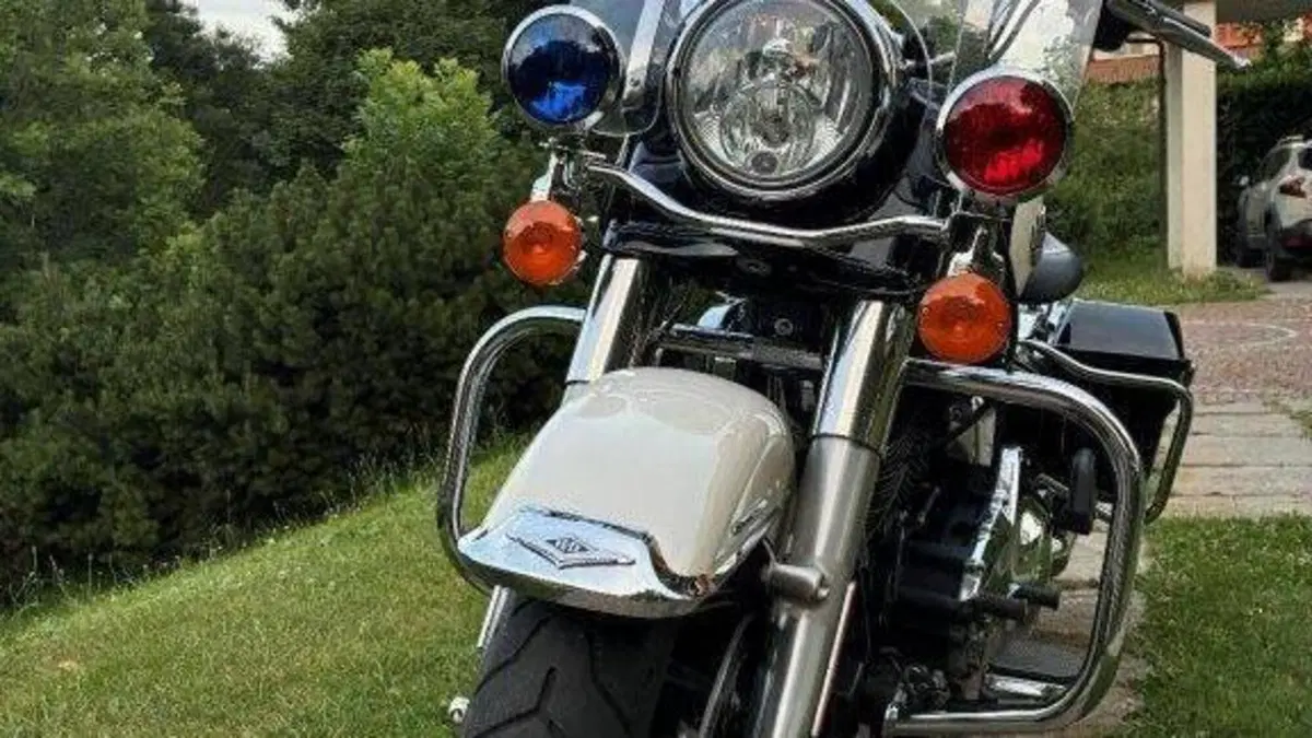 Harley-Davidson 1690 Road King (2013 - 16) - FLHR  (4)