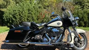 Harley-Davidson 1690 Road King (2013 - 16) - FLHR  (6)