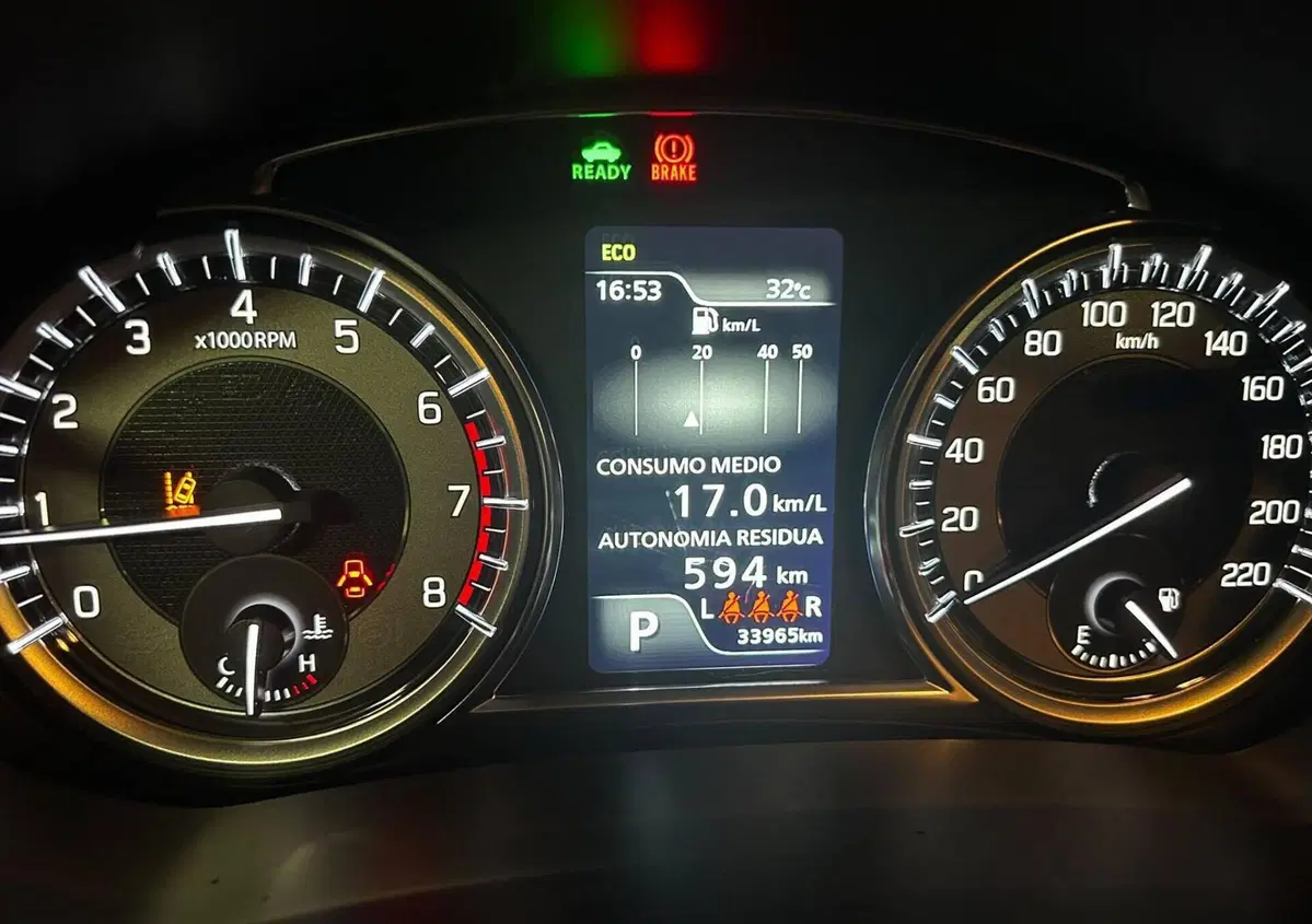 Suzuki Vitara 1.5 140V Hybrid A/T Starview (15)
