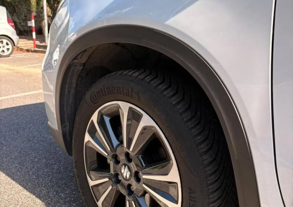 Suzuki Vitara 1.5 140V Hybrid A/T Starview (11)