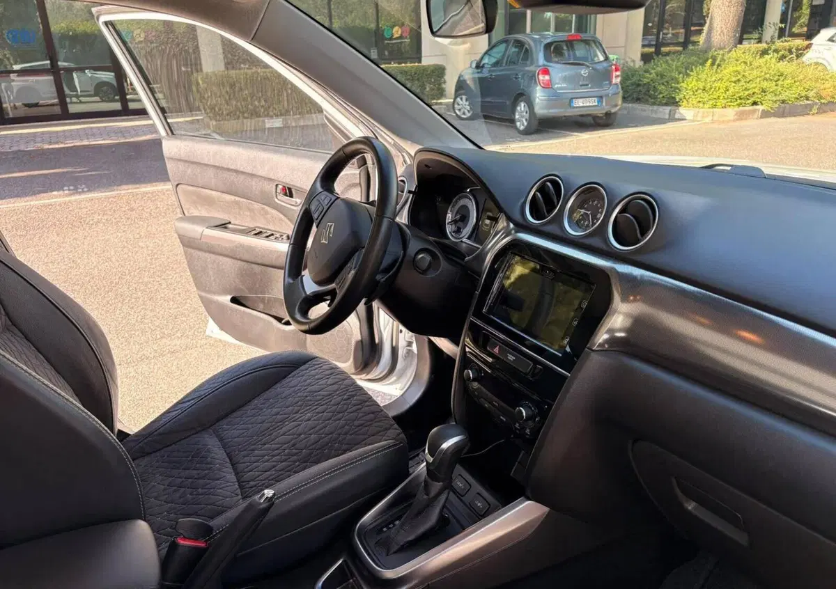 Suzuki Vitara 1.5 140V Hybrid A/T Starview (12)