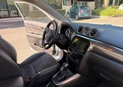 Suzuki Vitara 1.5 140V Hybrid A/T Starview (12)
