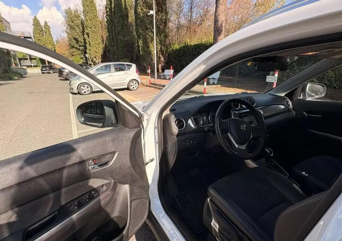 Suzuki Vitara 1.5 140V Hybrid A/T Starview (13)