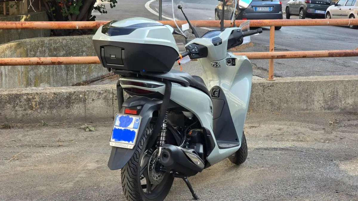 Honda SH 150i (2024 - 25)  (4)