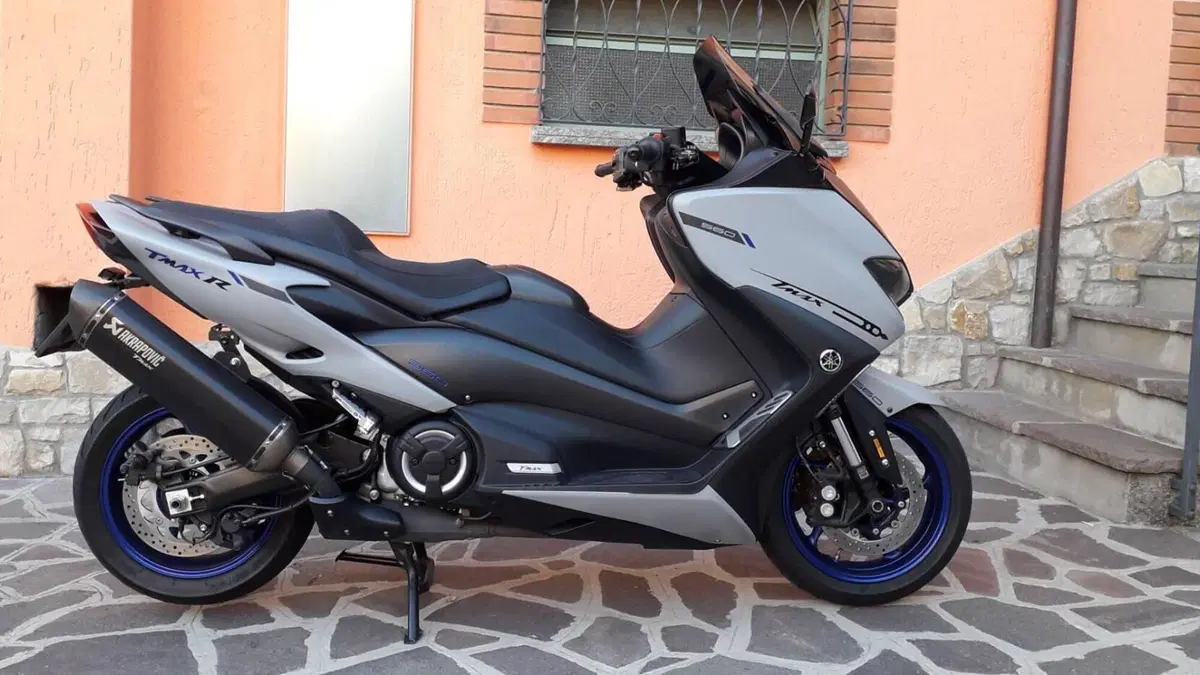 Yamaha T-Max 560 (2020 - 21)  (2)