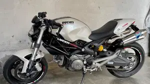 Ducati Monster 696 Plus (2007 - 14)  (2)