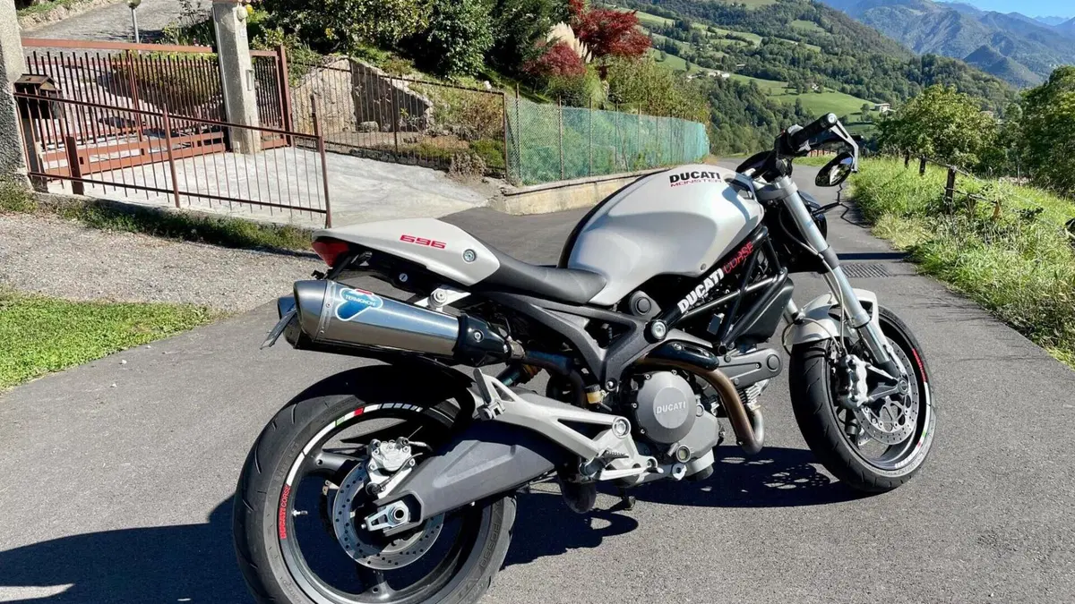 Ducati Monster 696 Plus (2007 - 14)  (4)