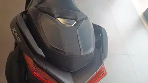 Yamaha X-Max 400 ABS (2017 - 20)  (5)