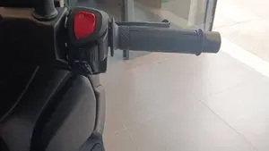 Yamaha X-Max 400 ABS (2017 - 20)  (11)