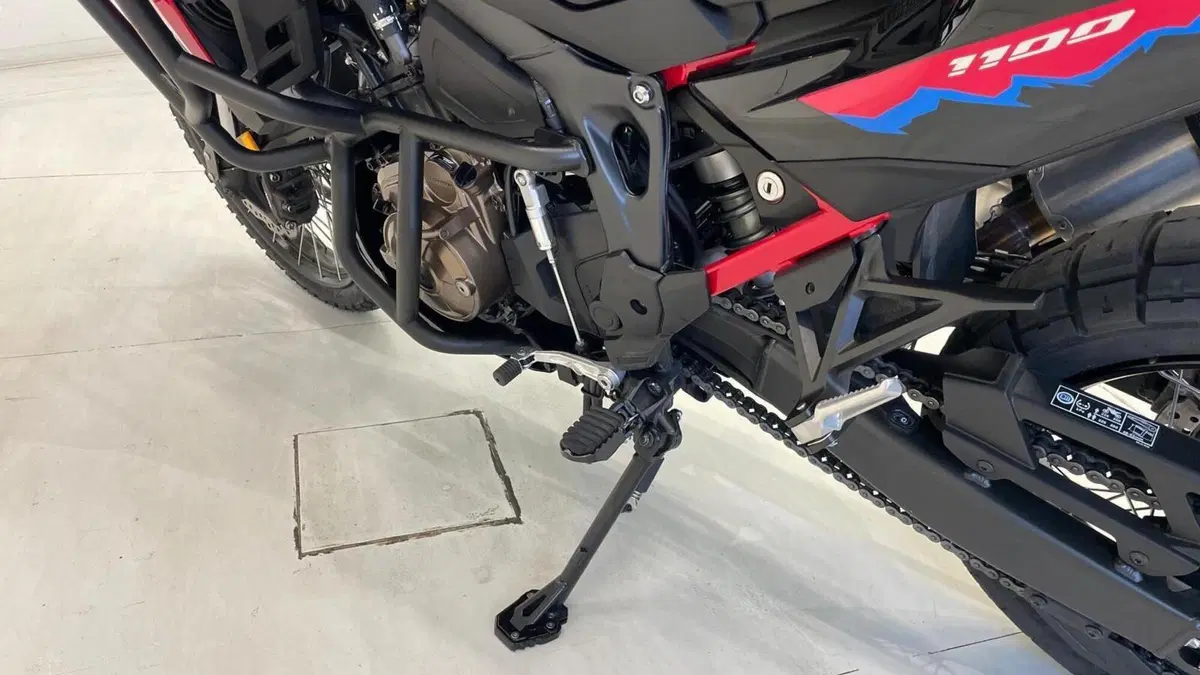 Honda Africa Twin CRF 1100L ES (2024 - 26)  (3)