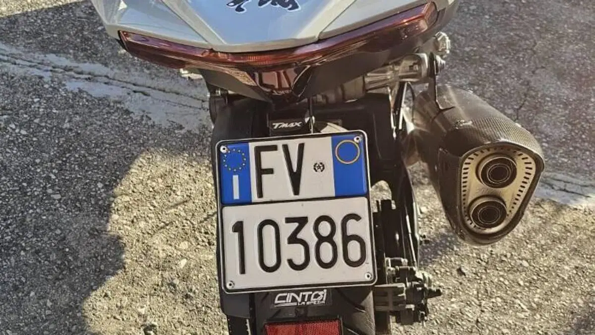 Yamaha T-Max 560 Tech Max (2025 - 26)  (3)